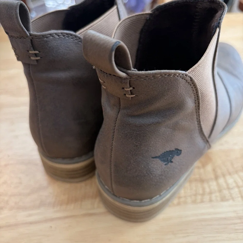 Rocket Dog size small